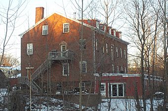 Middletown CT Alms House (1814).jpg