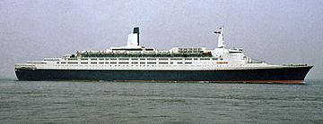 Queen Elizabeth 2 IMO 6725418 P Cuxhaven 08-1973