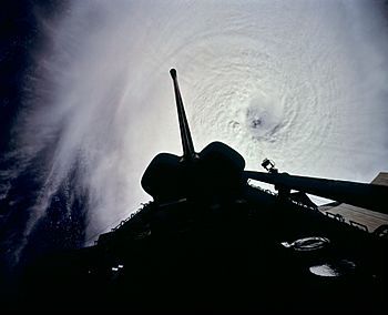 Typhoon Owen, STS-62.jpg