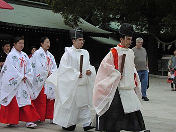 Wedding procession at Meiji shrine 02