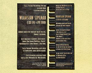 Szpilman commemorative plaque 223 Niepodleglosci Avenue
