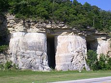 St Peters Sandstone Pacific MO 5-med