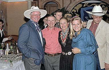 (L-R) Larry Hagman, Ross Perot, Margot Perot and Suzanne Perot at the Rosewood Crescent Club (8392304697)