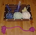 Spool knitting machine