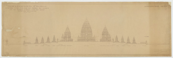 Tjandi Lara-Djonggrang te Prambanan. Doorsnede noord-zuid over het terrein met aanzicht van het geheele complex naar het westen (voorlopige constructie). - Schaal 1250, KITLV 51Z9