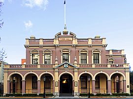 Parramatta Town Hall 2015.jpg