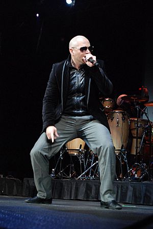 Pitbull 2009-12-15 photoby Adam-Bielawski