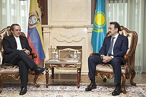 Reunión Bilaterial con el Primer Ministro de la República Kazajistán (14388229419)
