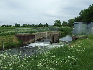 Sluice on the river Nar - geograph.org.uk - 823218