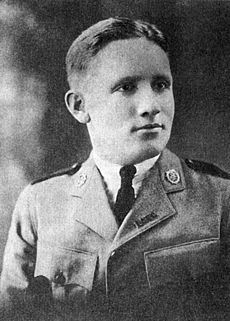 Spencer Tracy yearbook photo - 1919