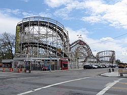 Cyclone Roller Coaster (Coney Island, New York) 001.jpg