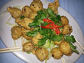 HK food Chinese dicefish meat balls Nov-2013 酥炸 鯪魚球 九記 Kau Kee Restaurant