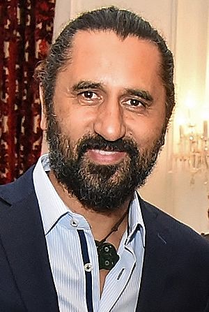 Cliff Curtis (cropped).jpg