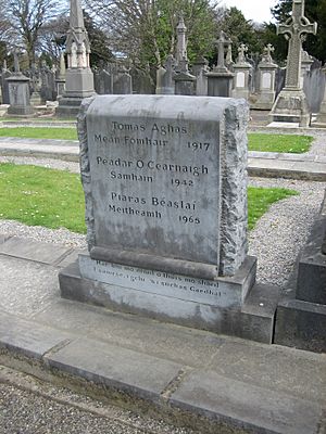 Gravestone of Thomas Ashe, Peadar Kearney and Piaras Béaslaí at Glasnevin Cemetery