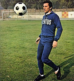 Juventus FC - 1974 - Giuseppe Furino (Training Session).jpg