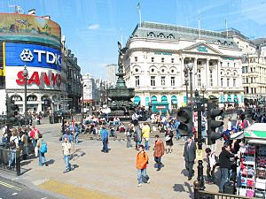 Piccadilly-circus-2004