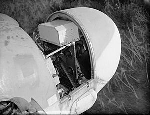 AI Mk. VIIIB radar in De Havilland Mosquito NF.XIII CH16610