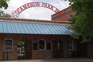 Cameron park zoo entrance.jpg