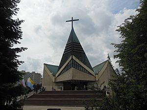 KościółŚwMaksymilianaKolbego-Mistrzejowice-POL, Kraków (Cropped)