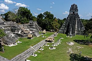Tikal 2-19 (33318250221)