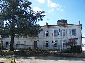 The town hall in Barsac