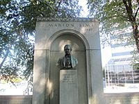 J. Marion Sims statue in Columbia, SC IMG 4780