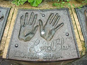Lionel blair's handprints, bath