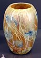 Louis-comfort tiffany, vaso in vetro soffiato iridescente, new york 1900, 01