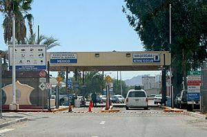 Border crossing between Sonoyta and Lukeville, Arizona