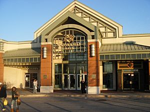 Concord Mall DE north entrance.JPG