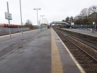Barry (Town) railway station, Vale of Glamorgan (geograph 5707430).jpg