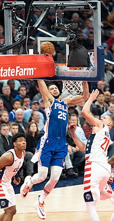 Ben Simmons dunk 2019 (cropped)