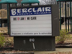 Berclair Elementary School sign in Spanish Memphis TN 2013-01-01 015