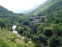 Bez-et-Esparon, l'Arre et le hameau de Lasfons