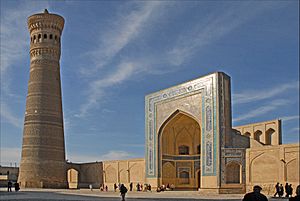 Le minaret et la mosquée Kalon (Boukhara, Ouzbékistan) (5658826884)