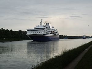 Explorer Kiel Canal III