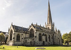 Trowbridge, St James' church (31290136848).jpg