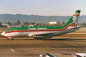 Casino Express Boeing 737-200 Silagi-1
