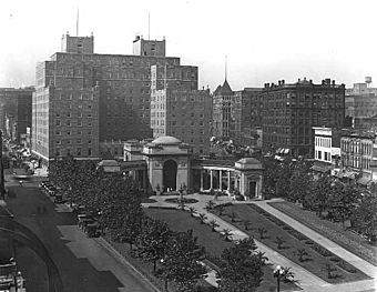 Nicollet Hotel exterior from distance 1924.jpg