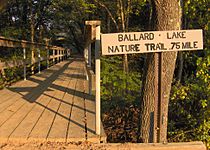 Ballard-lake-trail-sign-tn1