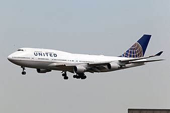 N104UA - United Airlines - Boeing 747-422 - PEK (13991032317)