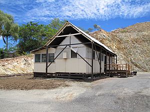 Tent House (Mount Isa) (2013).jpg