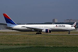 Delta B763 N194DN