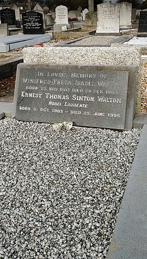Ernest Walton Grave 2016