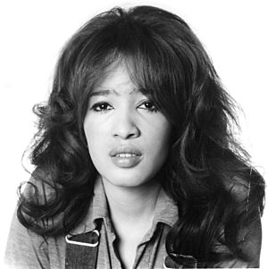 Ronnie Spector 1971 BW