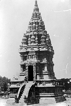 COLLECTIE TROPENMUSEUM Tempel op de Candi Lara Jonggrang oftewel het Prambanan tempelcomplex TMnr 10016152