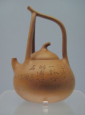 Teapot (Yixing ware, about 1900)