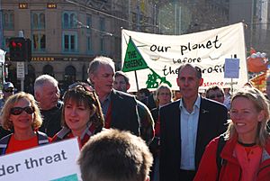Bob Brown at 2008 climate change rally DSC 6368