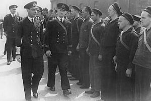 George VI inspecting the crew of HNoMS Draug