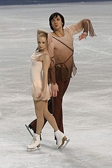Maria Mukhortova and Maxim Trankov at 2010 European Championships (5)